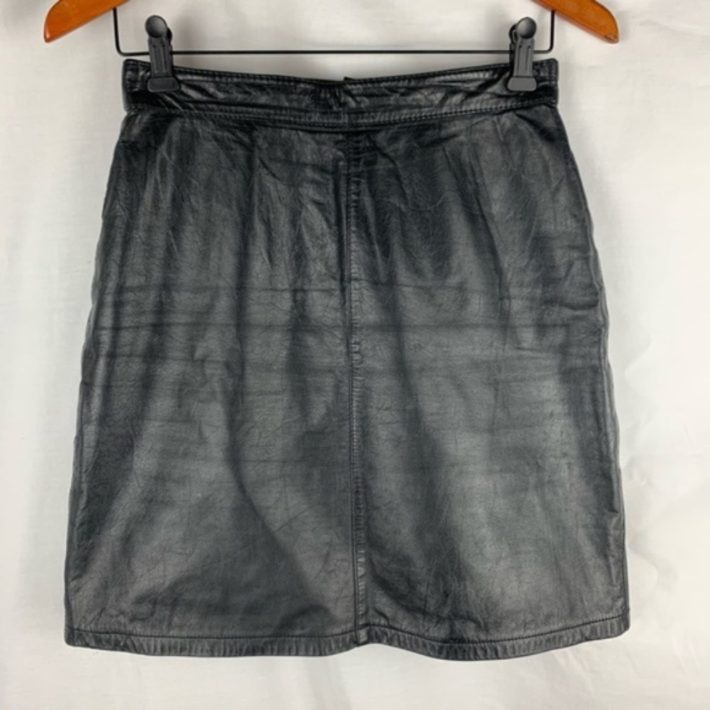 Vintage womens Pelle black leather mini skirt 9/10